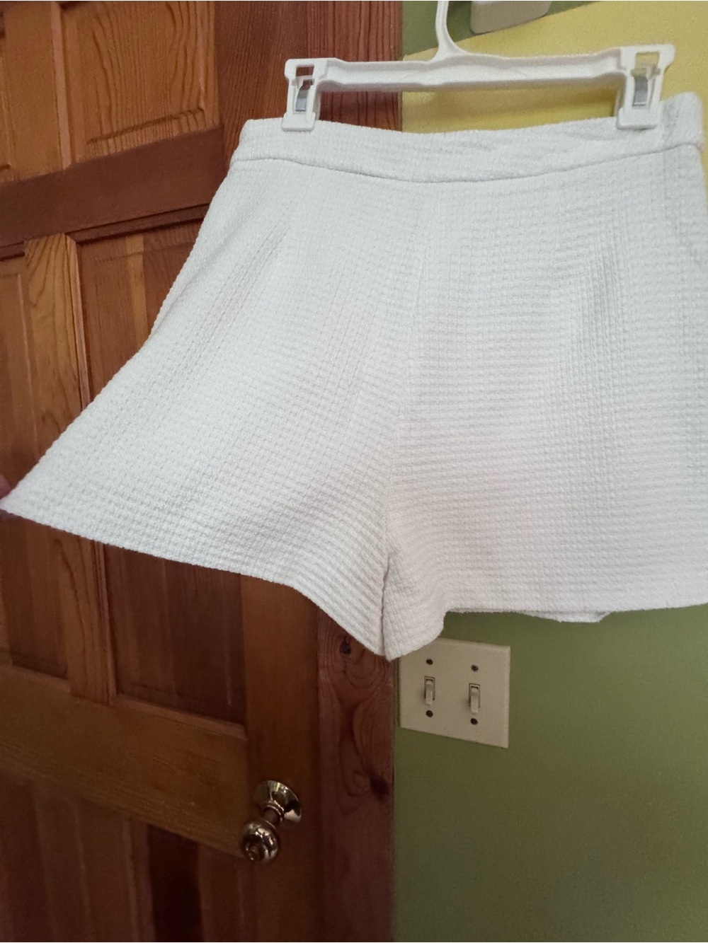 White Textured Button-Front Mini Skort - Picture 4 of 6